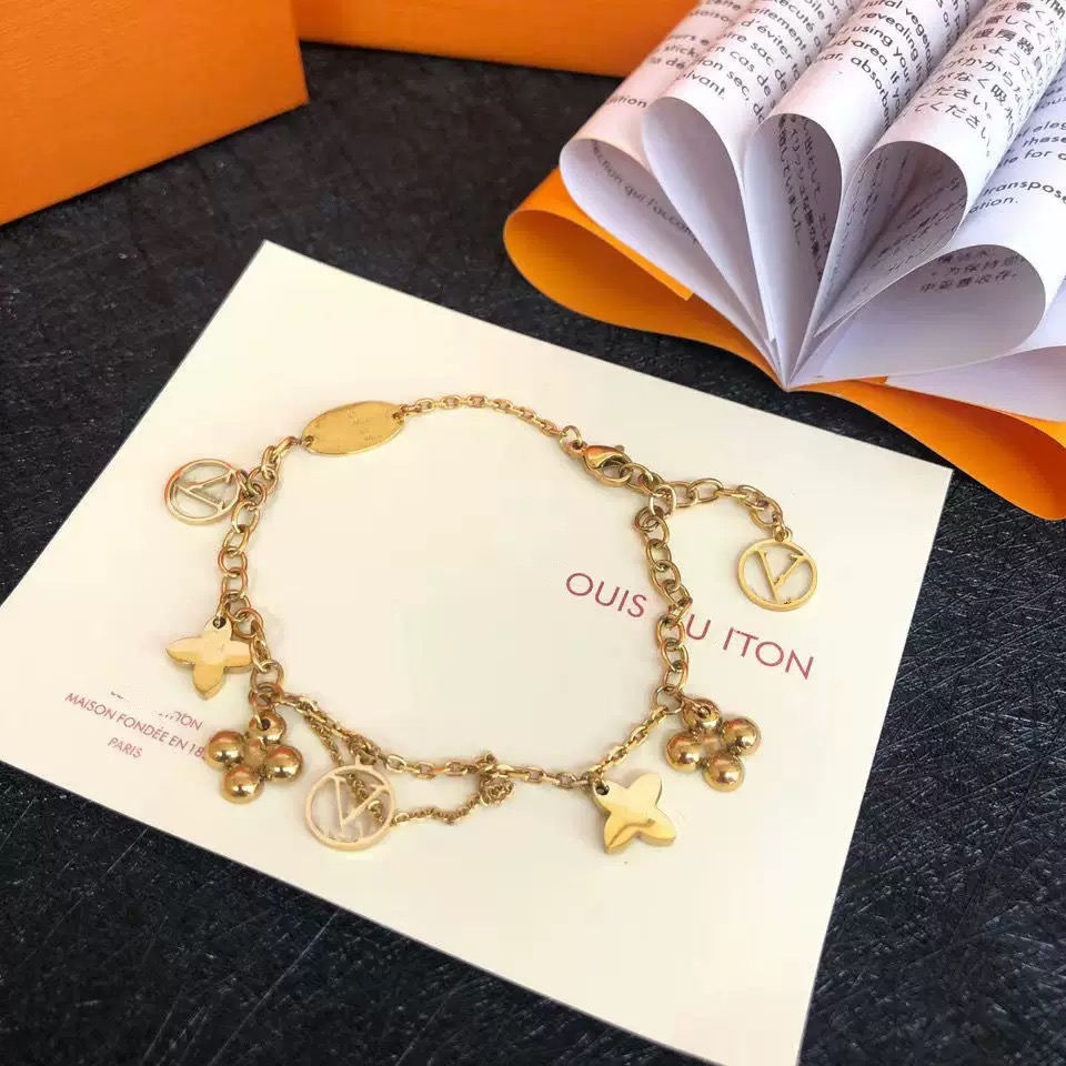 Custom Minimal Fashion Bracelet Style 05